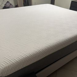 King Size Mattress With Spring Box And Bed! Everything 