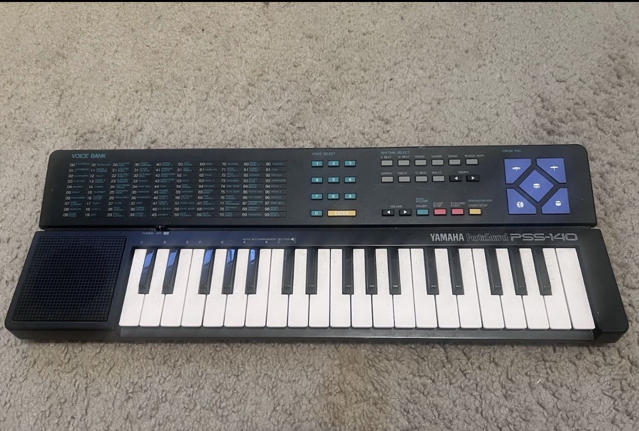 Yamaha PortaSound PSS-140 Electronic Keyboard 37-Key Vintage 80s