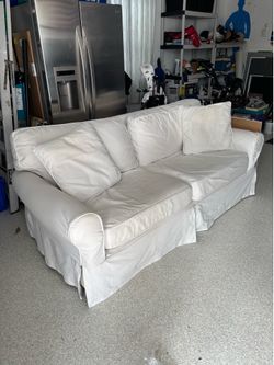 White Cindy Crawford Sleeper Couch
