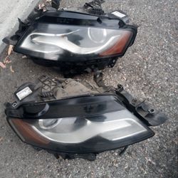2009-2012 Audi A4 headlights (B-XENON) With Light Bulbs Oem.
