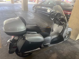 Scarabeo Touring Scooter / Motorcycle – Runs & Drives – With Hard Luggage