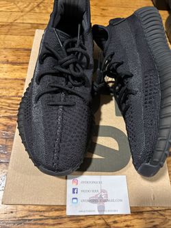 Yeezy 350 Onyx Size 10