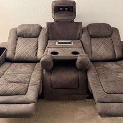 Power Reclining Sofa with phone chargers