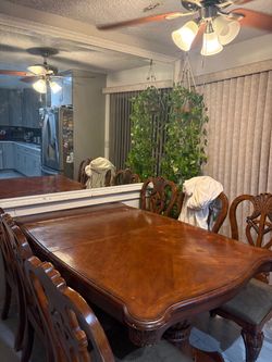 Free Dining table set