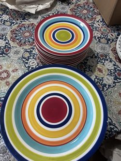 Multi Color Plates/ w Bowls 