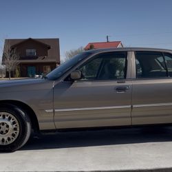 2003 Mercury Grand Marquis