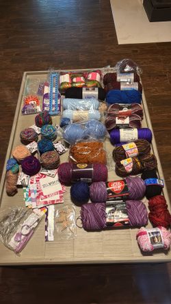 YARN AND SUPPLIES LOT