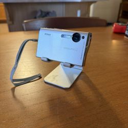 Nikon Coolpix S6 6.0MP Digital Camera - Slim & Tested