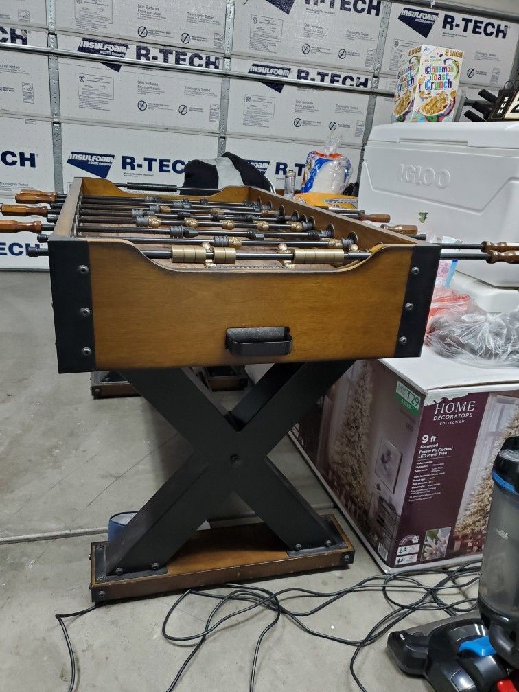 Well Universal Foosball Table 1148054 for Sale in Las Vegas, NV OfferUp