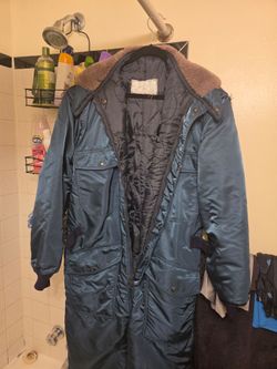 Mens snow suit size XL