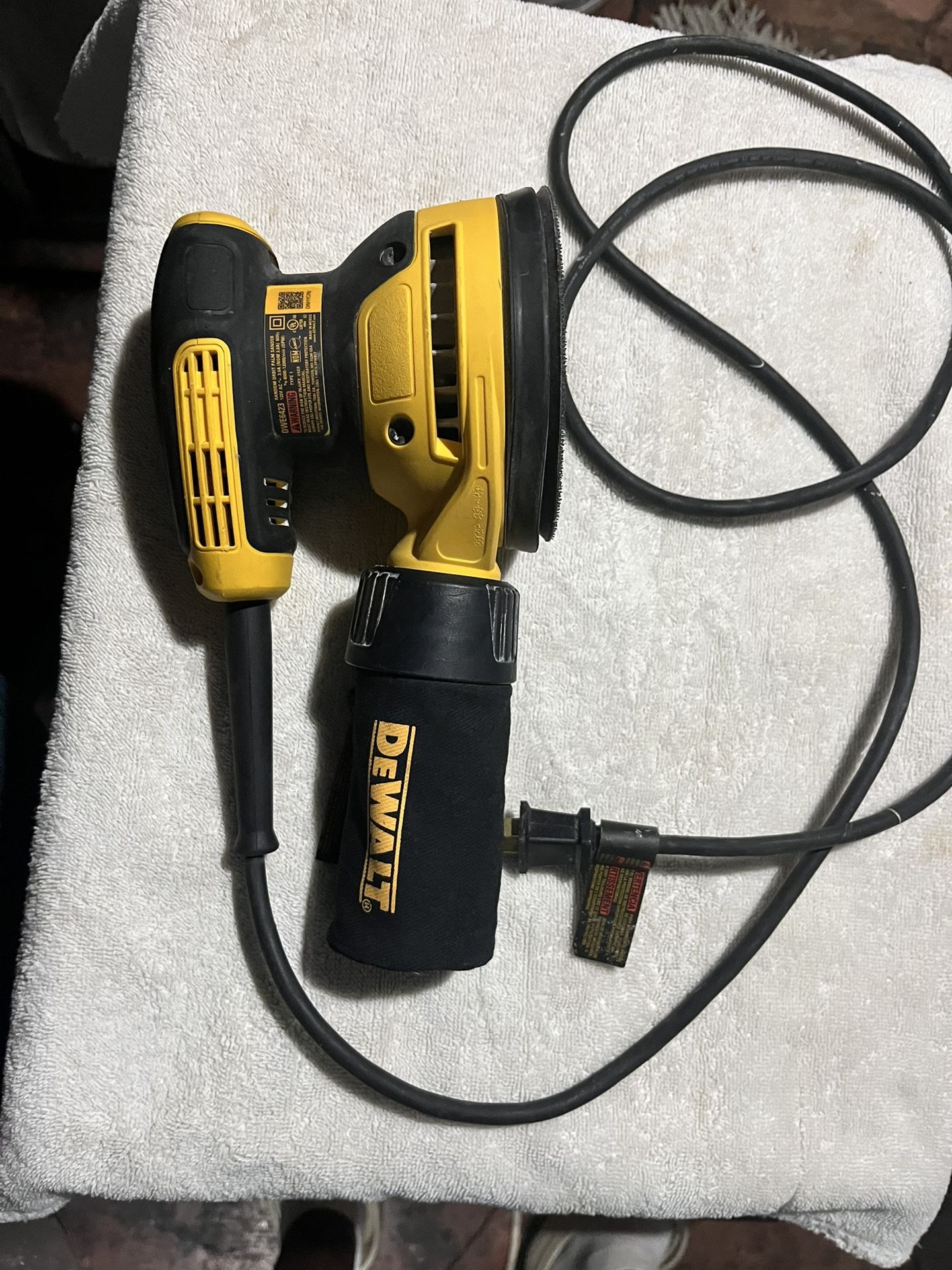DeWalt DWE6423 5″ Random Orbit Sander Good Condition