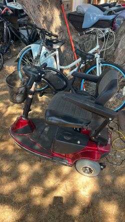 Scooter good working conditions comes with charger