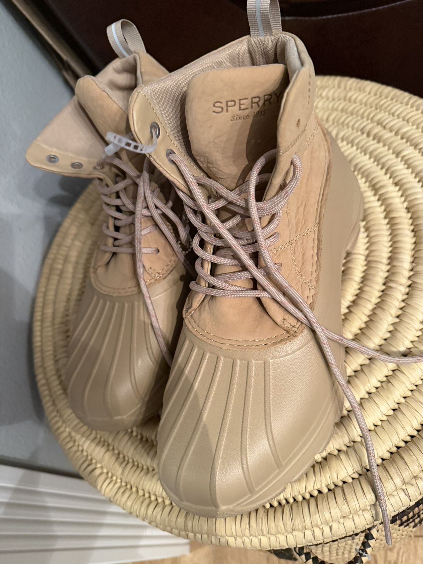 Sperry Duck Float Tan Boots Women’s Size 9,5 New