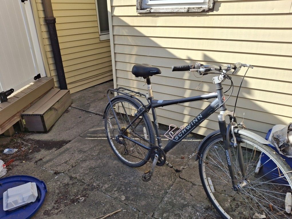 Schwinn City 7 Errands Mens Road Bike!