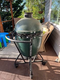 Extra large Big Green Egg
