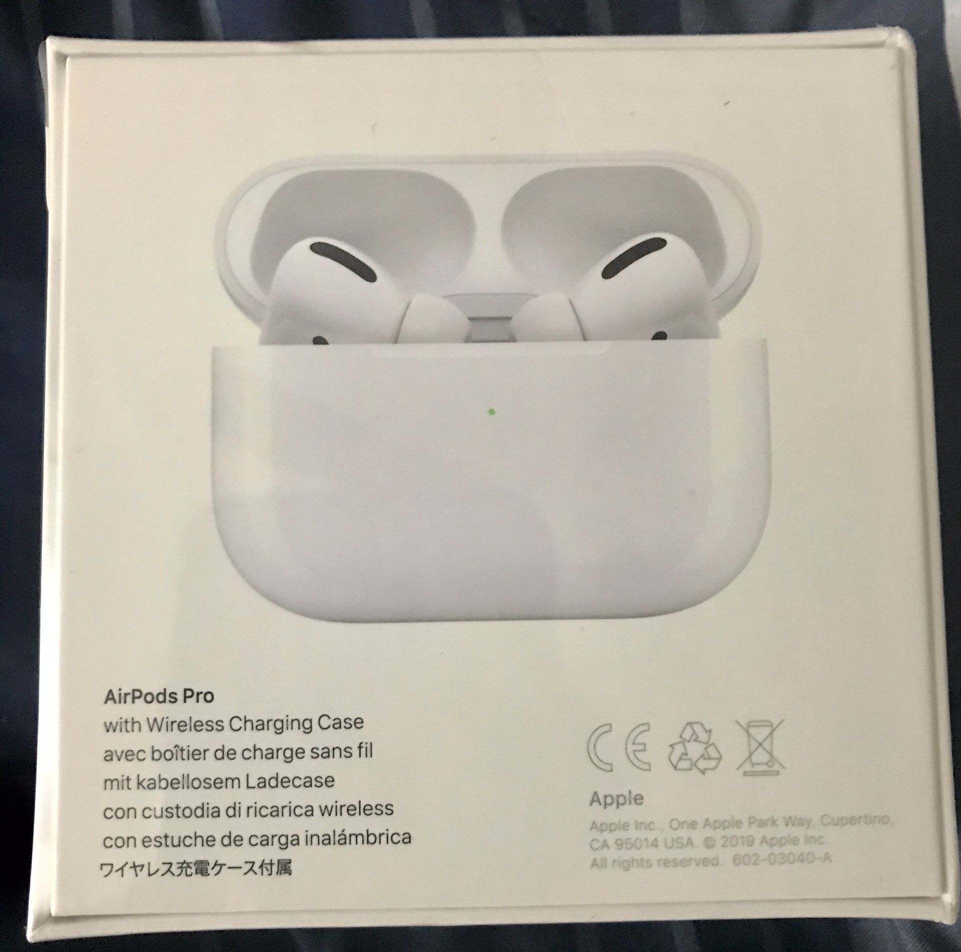 Apple Air Pods Pro Wireless with Charging station