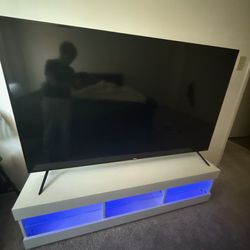 FOR SELL Roku Tv 65in