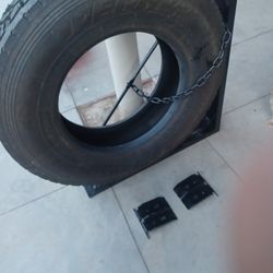 Semi Spare Tire Holder With Locking Chain 