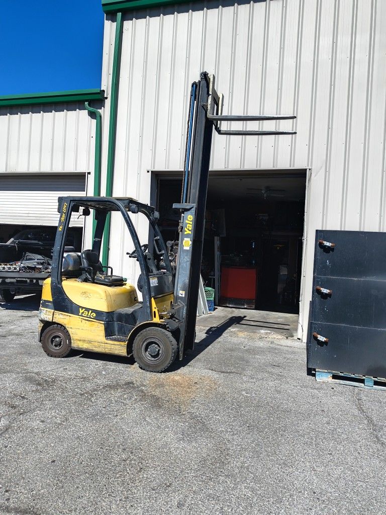 Yale 4000lb Forklift 8717 Hours