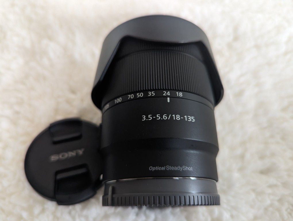 Sony 18-135mm Lens - Excellent Condition, Great All-Around Performer!
