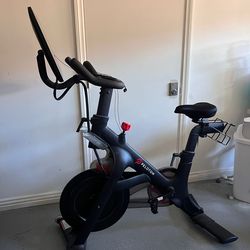 Peloton - Barely used for