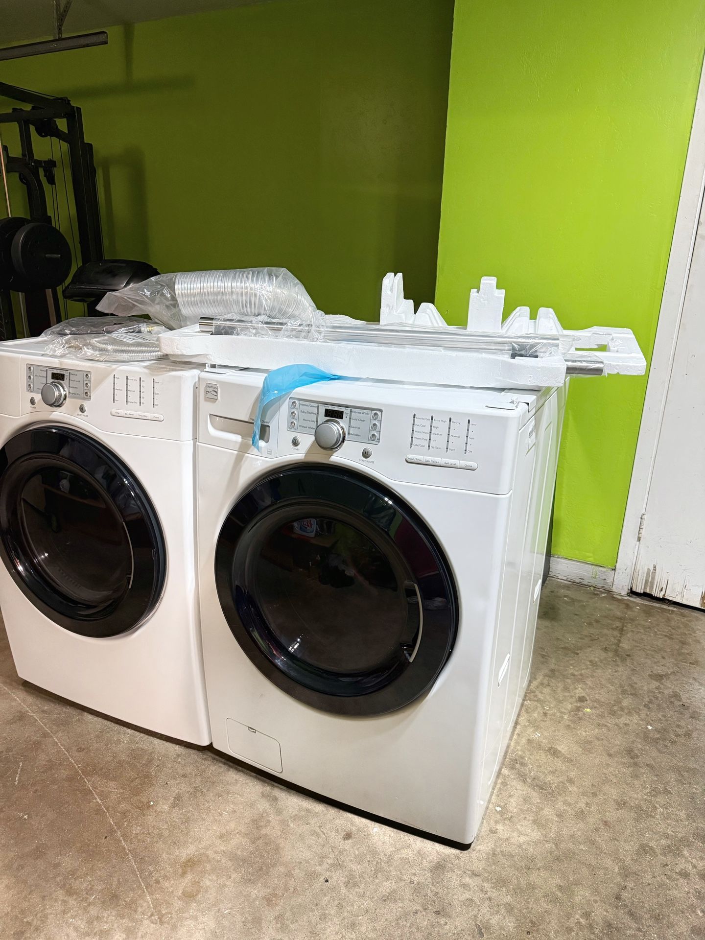 Kenmore Washer And Dryer SeT