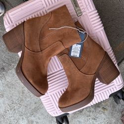 Botas Nueva’s
