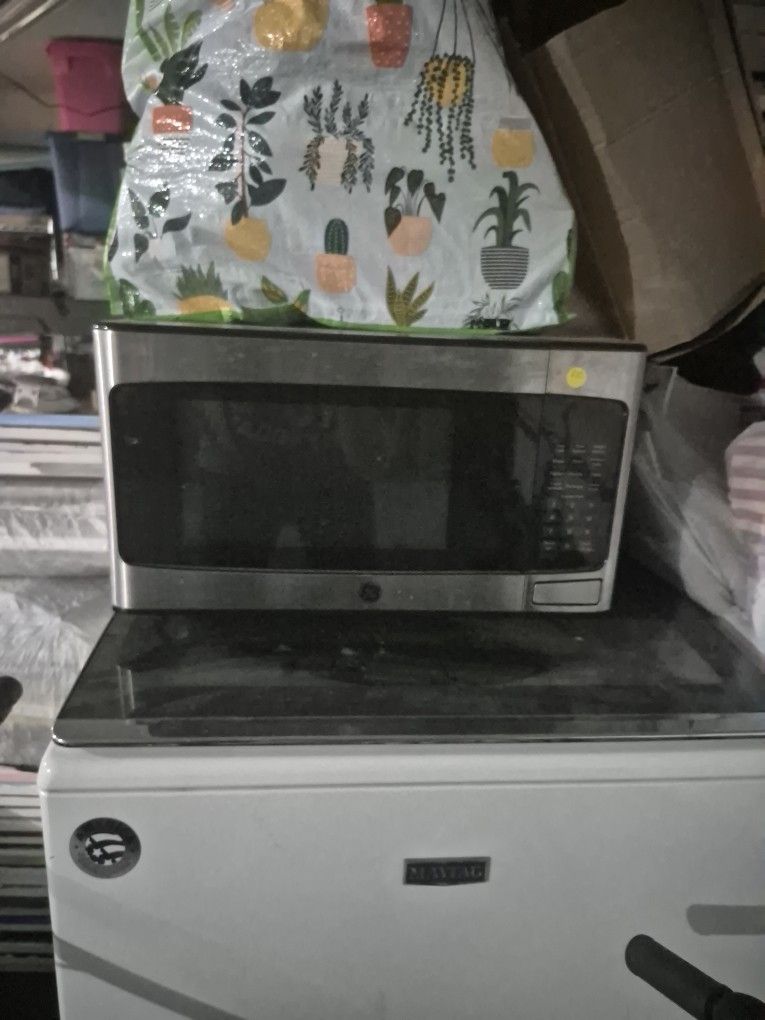 Counter Top Microwave 