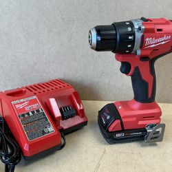 Milwaukee 3601-20 M18 18V Lithium-Ion Brushless Cordless 1/2 in. Compact Drill/Driver Kit 
