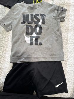 Nike Dri-Fit Set Size 4T toddler boy