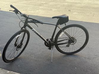 Giant ESCAPE Hybrid Bike 700x38c