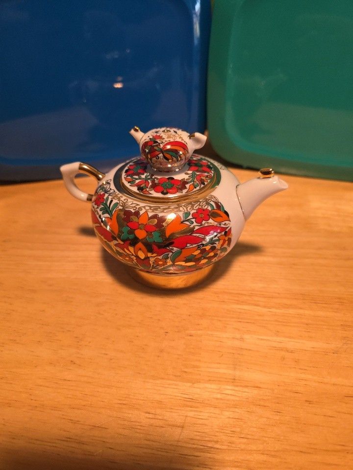 Vintage Imperial Russian Red Rooster Teapot