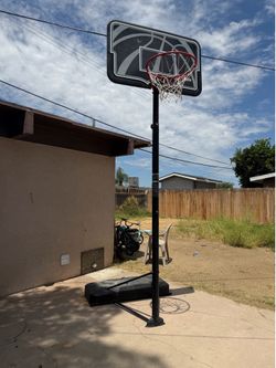 Lifetime basketball hoop
