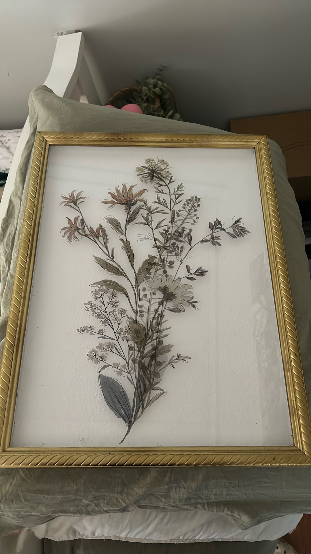 Cute Antique Gold Flower Picture Frame