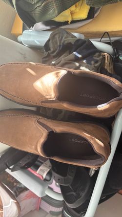 Zapatos casuales nuevos