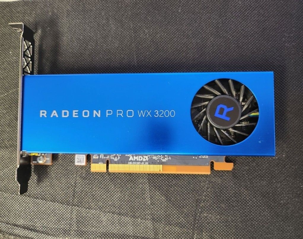 Video Card AMD RadeonPro WX3200