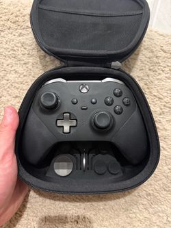 Xbox Elite Wireless Controller Series 2 + Case & Accessories