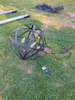 Metal Hang Light that just plugs in 110 outlet