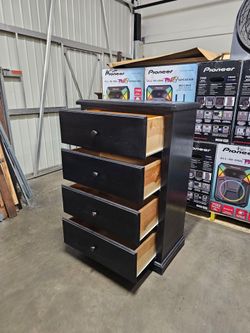 Black Wood 4-Drawer Dresser