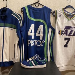 Pistol Pete Outfit Wit Utah Jazz Plus Warm Up  Coat N Shoes Included