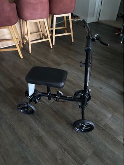 Knee roller scooter