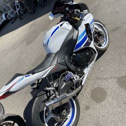 2013 Suzuki GSXR 1000-R 1 Millionth Commemorative