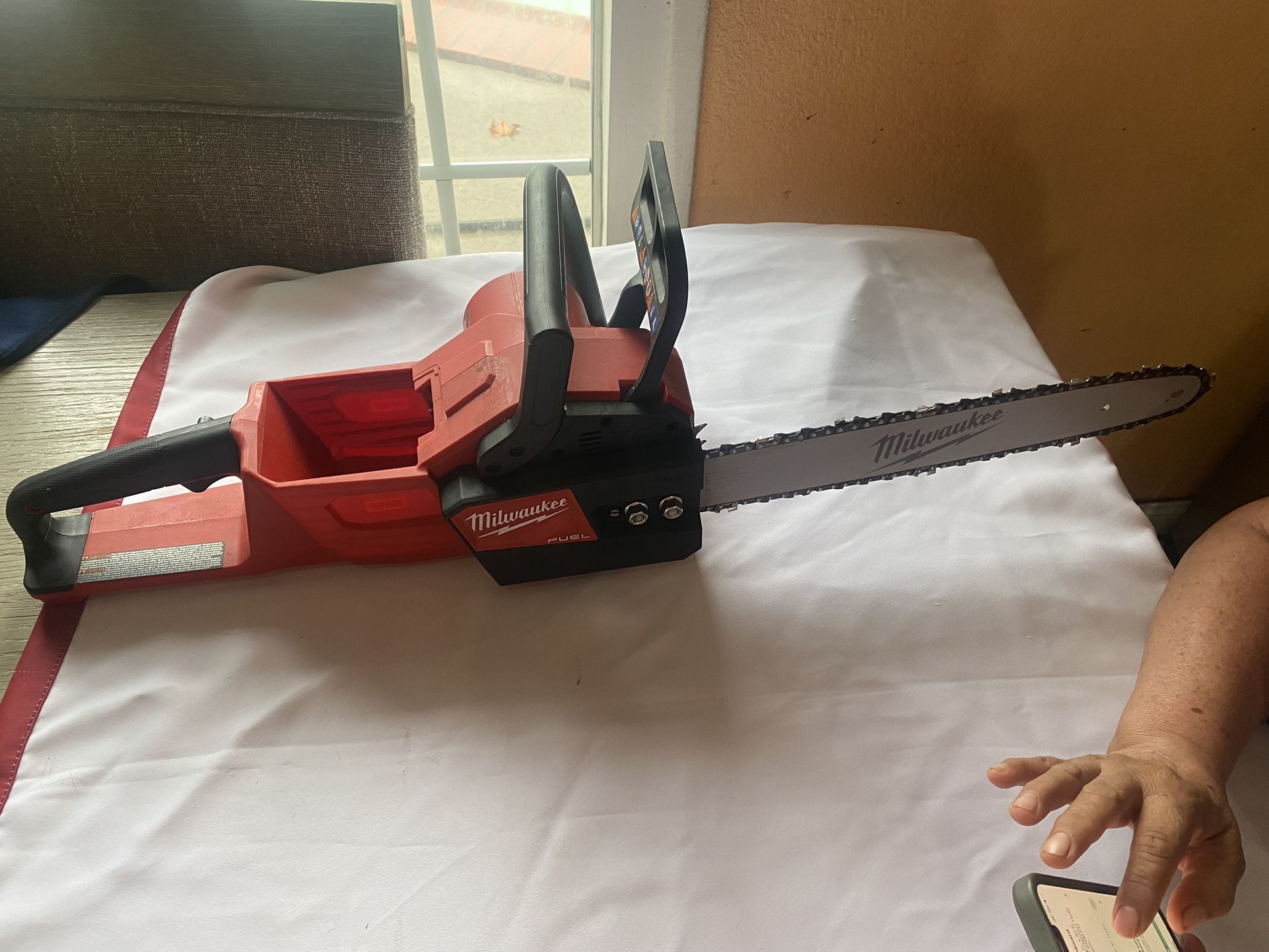 Milwakee Fuel M18 Chainsaw Tool Only