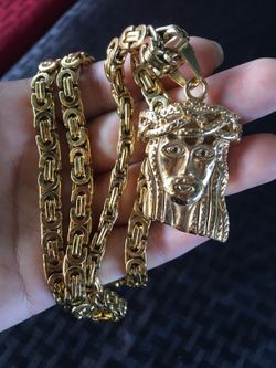 Gold plated stainless steel necklace