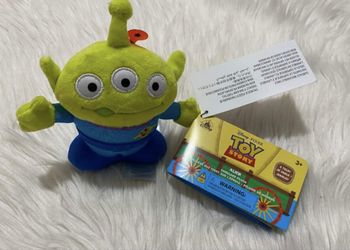 Disney Alien Shoulder Plush Magnet. Brand New With Tags