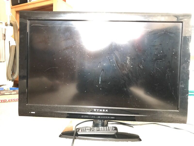 Black LCD Flatscreen TV 32inch