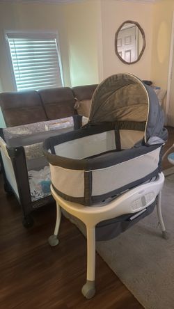 Graco swinging bassinet
