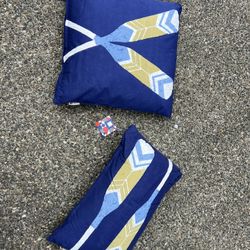 4 OAR Cushions  2@12”x20”  And 2@ 16”x16”. 