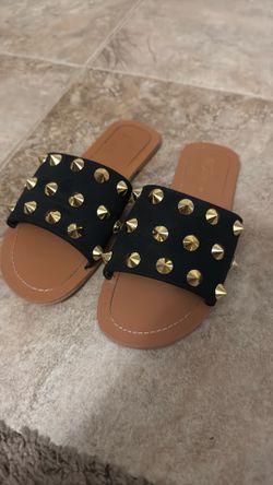 Woman’s Sandals