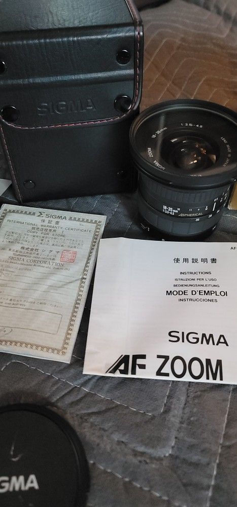Camera Lens Sigma 18-35mm Lens, with
HOYA 82mm UV(Yes! It's Still Available